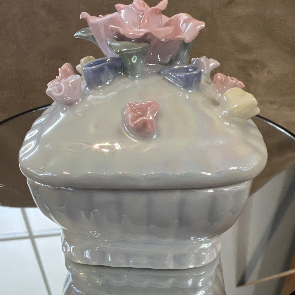 Vintage Lusterware Pink‎ White 3D Roses Trinket Vanity Box 2.5"x2.5"x3"